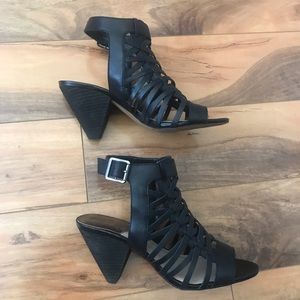 Vince Camuto heels Size 7.5